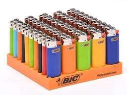 Encendedores de pedernal BIC, muy duraderos y en todos los colores disponibles.