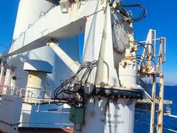 Vendo grúas de carga montadas sobre barcos para su instalación en la cubierta de un barco,